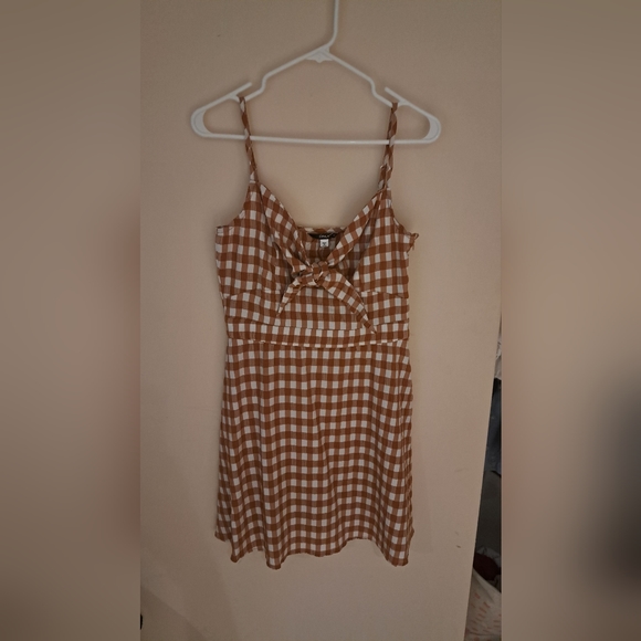 Dress - Picture 3 of 3